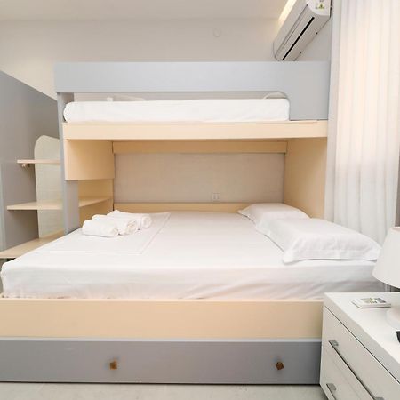 Vila Feliz - Premium Rooms With Free Private Parking Vlorë Esterno foto
