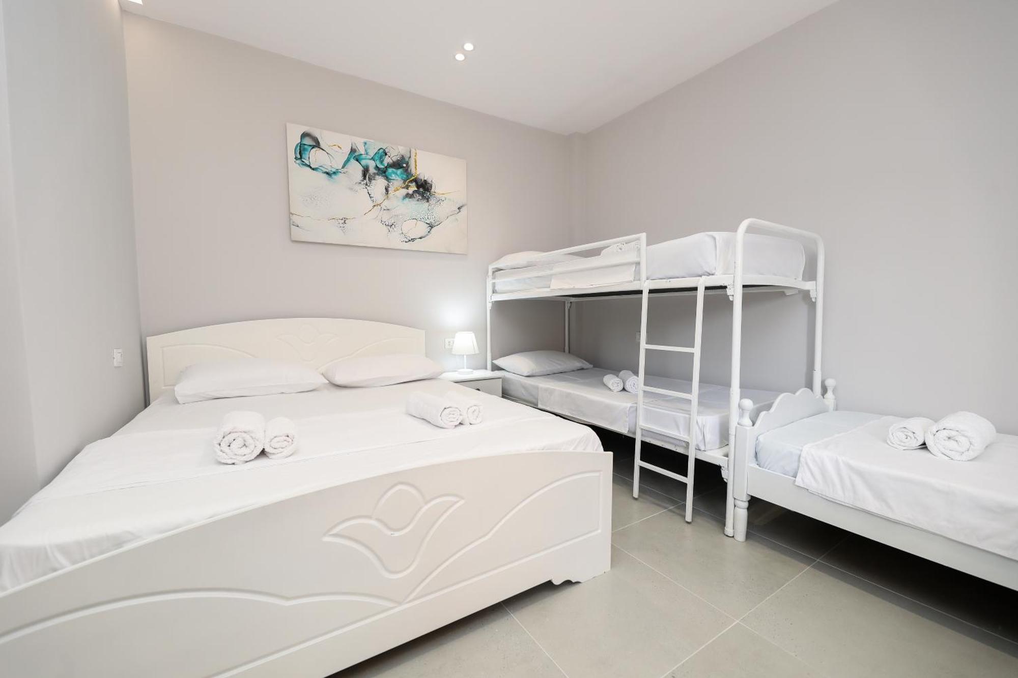 Vila Feliz - Premium Rooms With Free Private Parking Vlorë Esterno foto