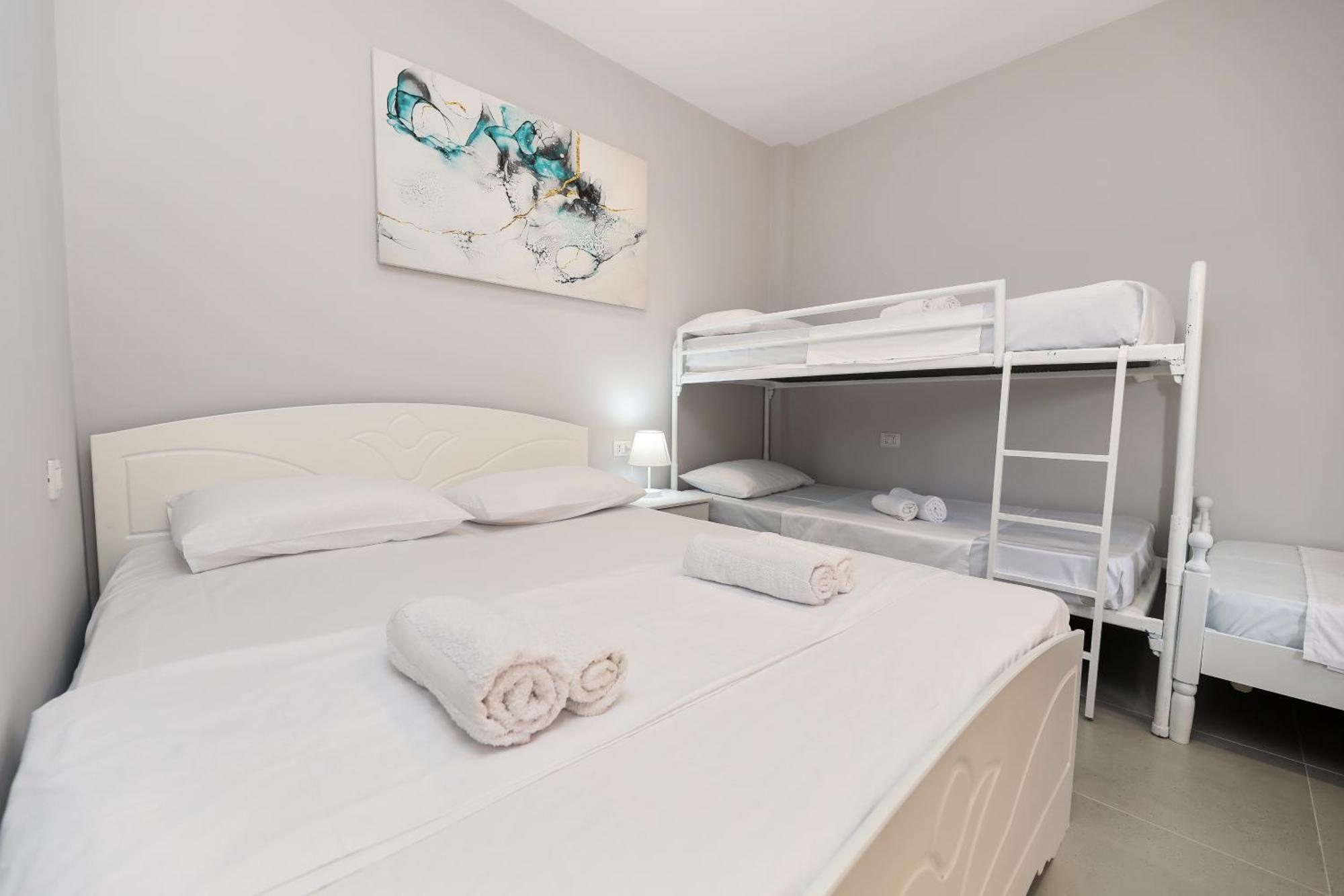 Vila Feliz - Premium Rooms With Free Private Parking Vlorë Esterno foto