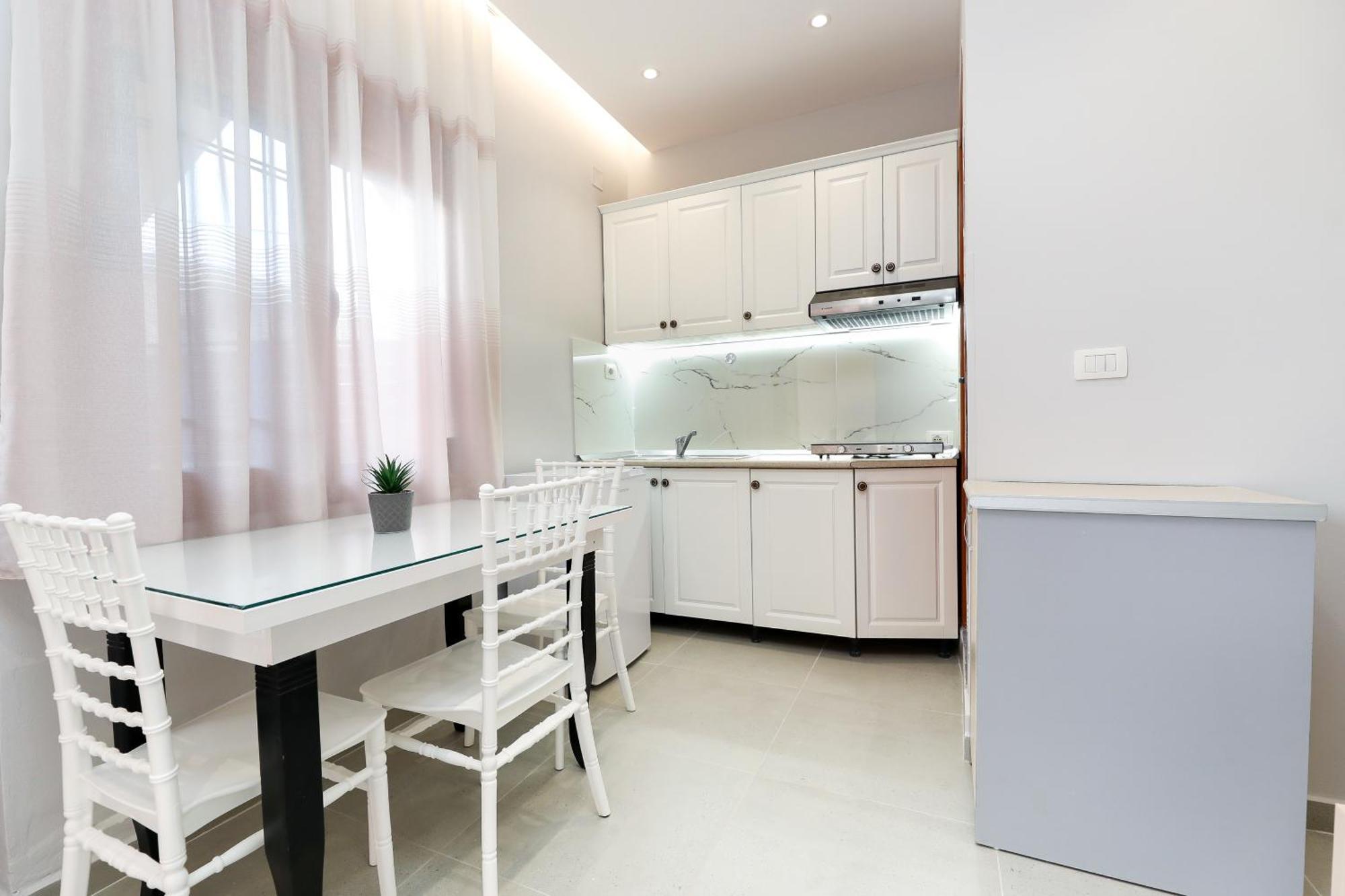 Vila Feliz - Premium Rooms With Free Private Parking Vlorë Esterno foto