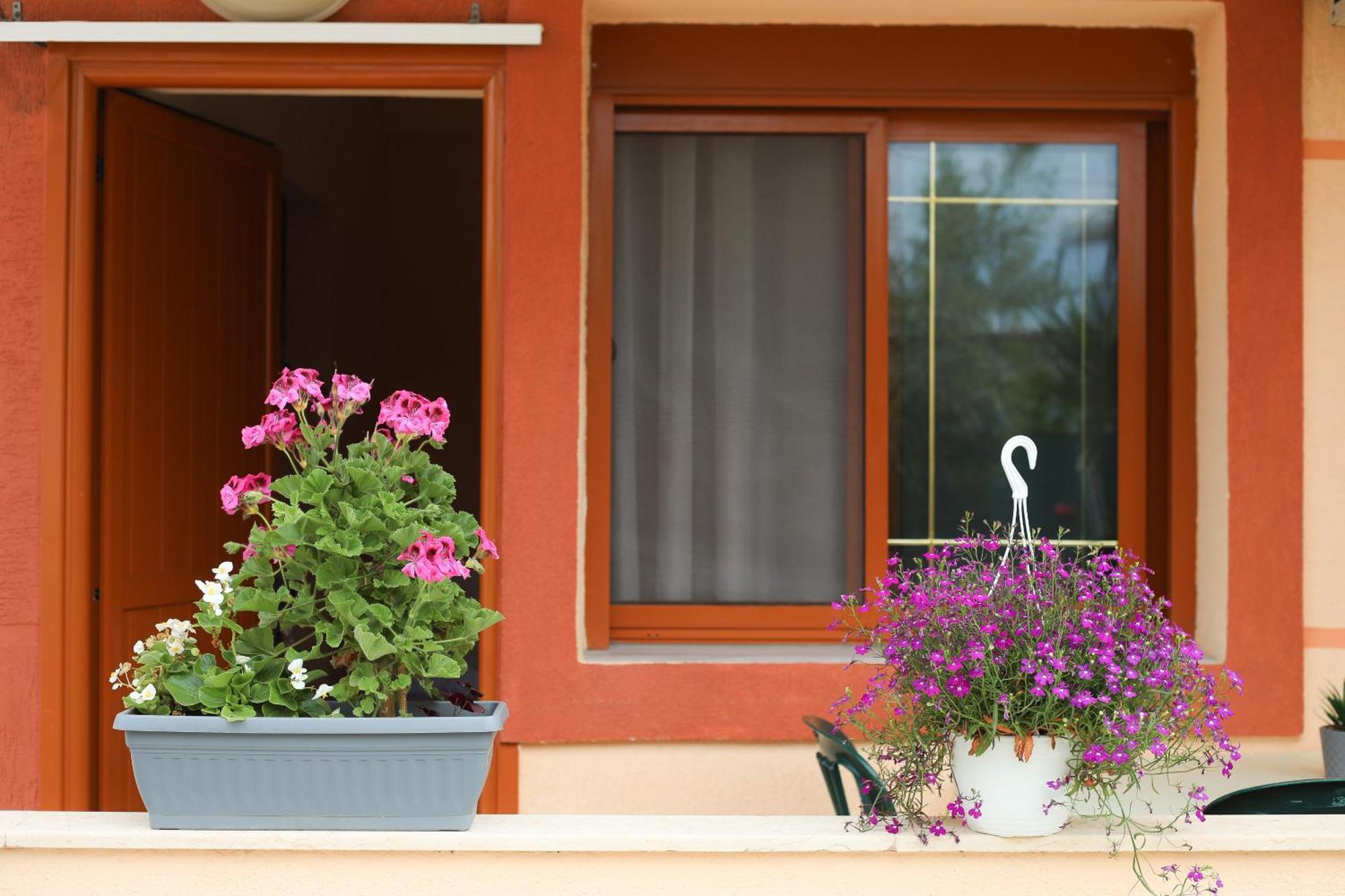 Vila Feliz - Premium Rooms With Free Private Parking Vlorë Esterno foto