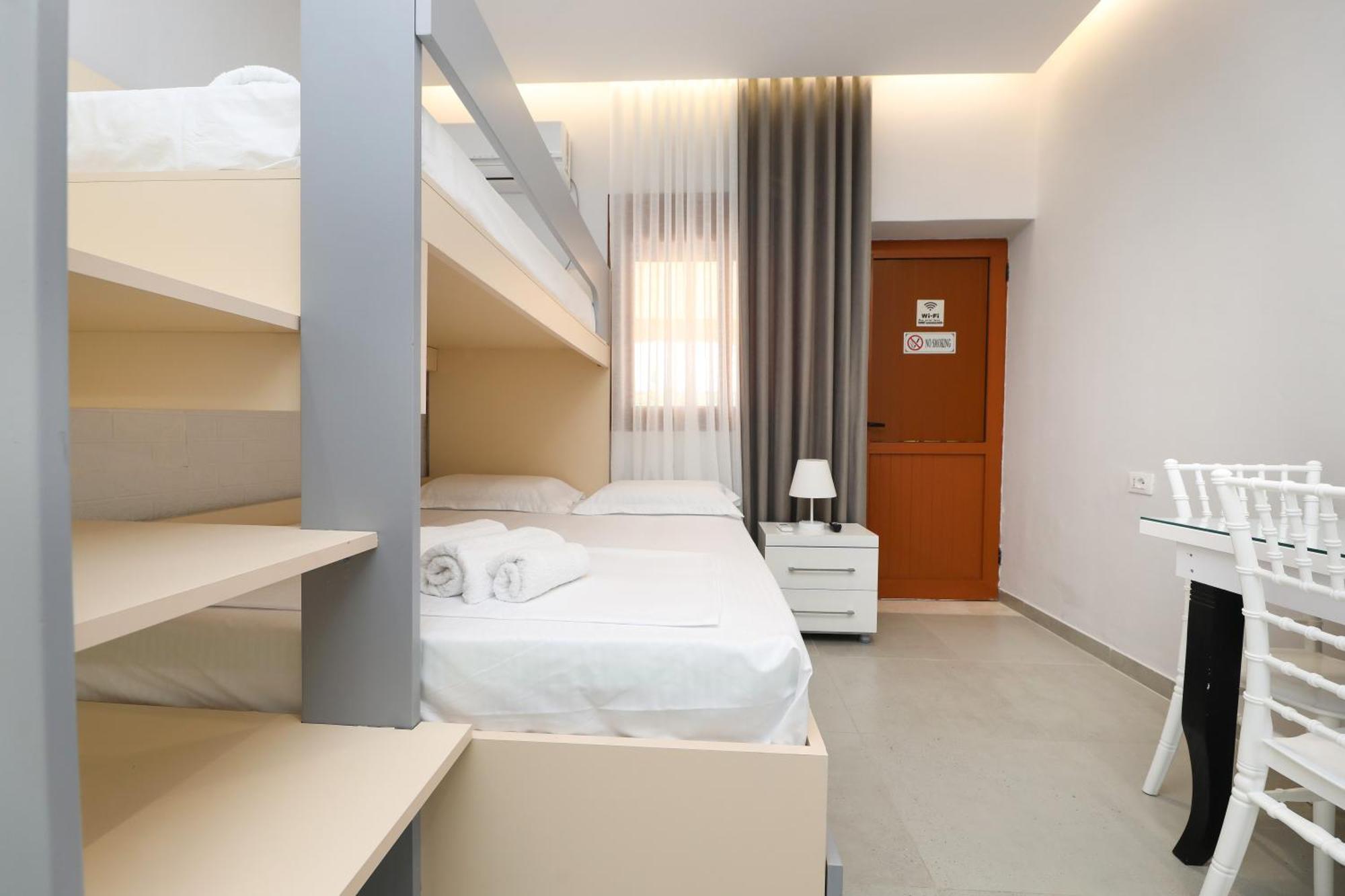 Vila Feliz - Premium Rooms With Free Private Parking Vlorë Esterno foto