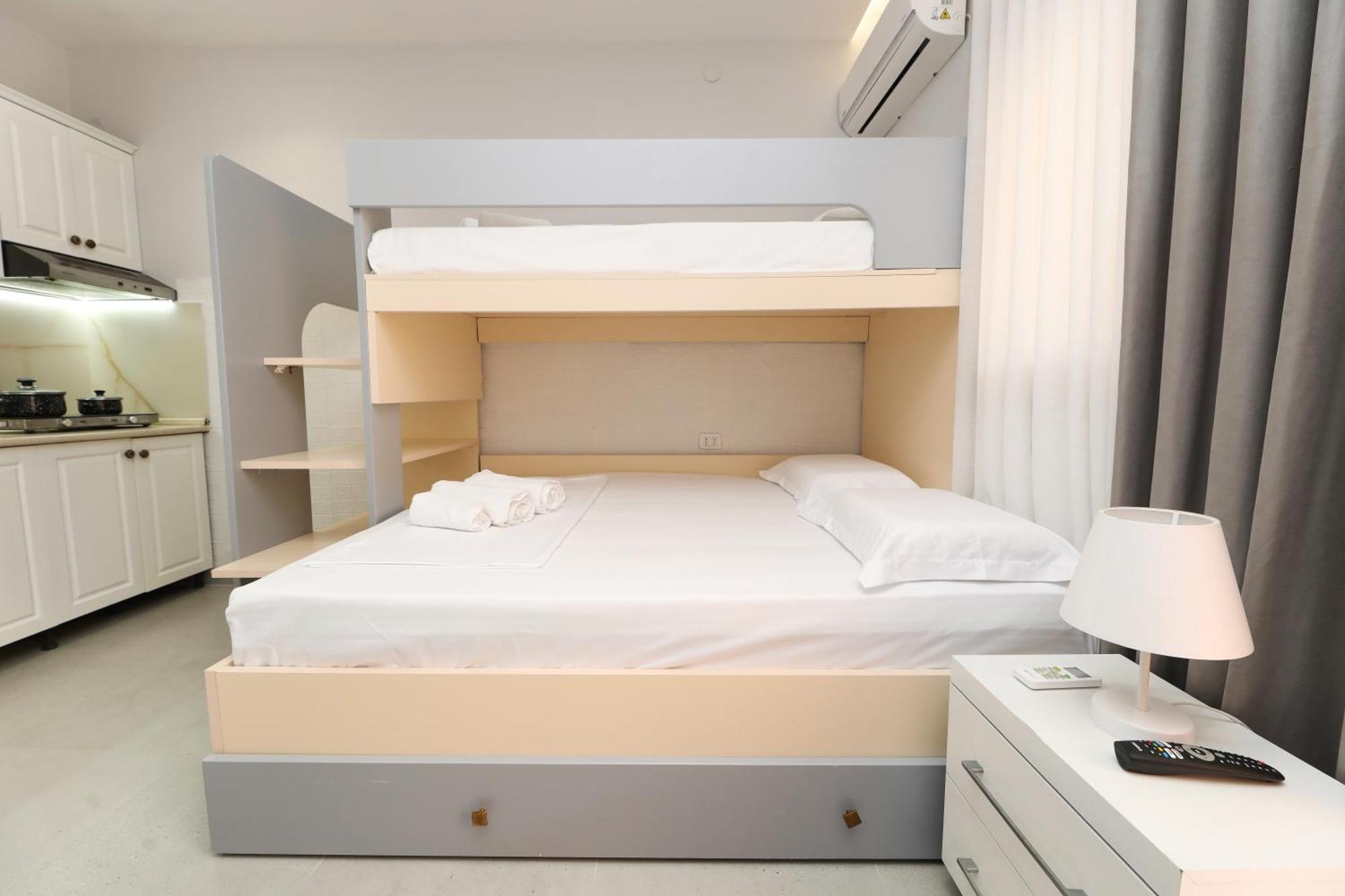 Vila Feliz - Premium Rooms With Free Private Parking Vlorë Esterno foto