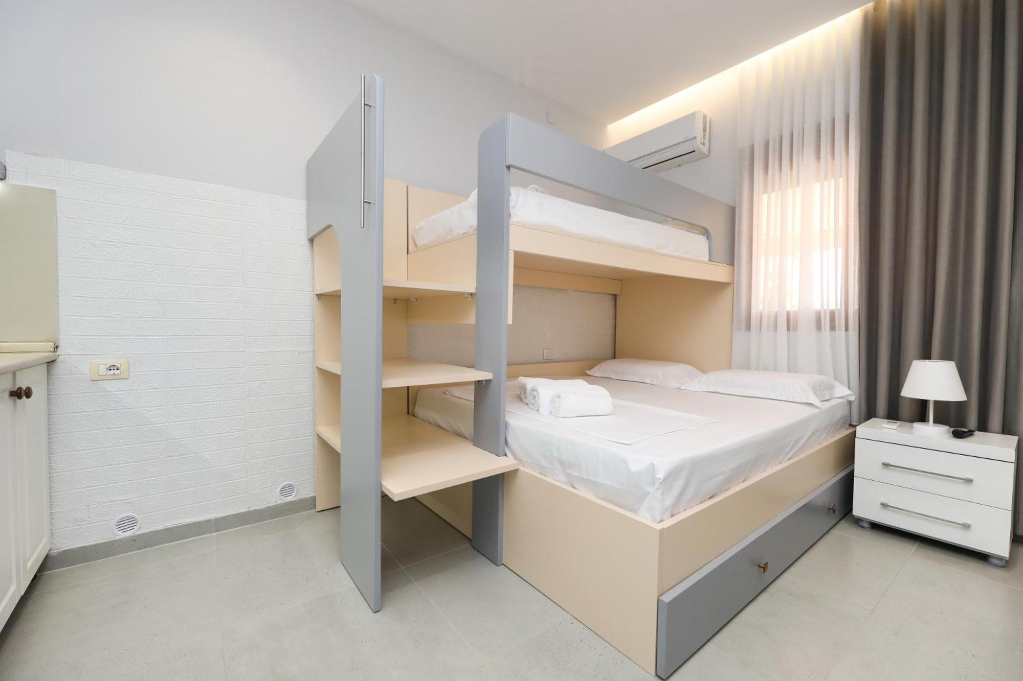 Vila Feliz - Premium Rooms With Free Private Parking Vlorë Esterno foto