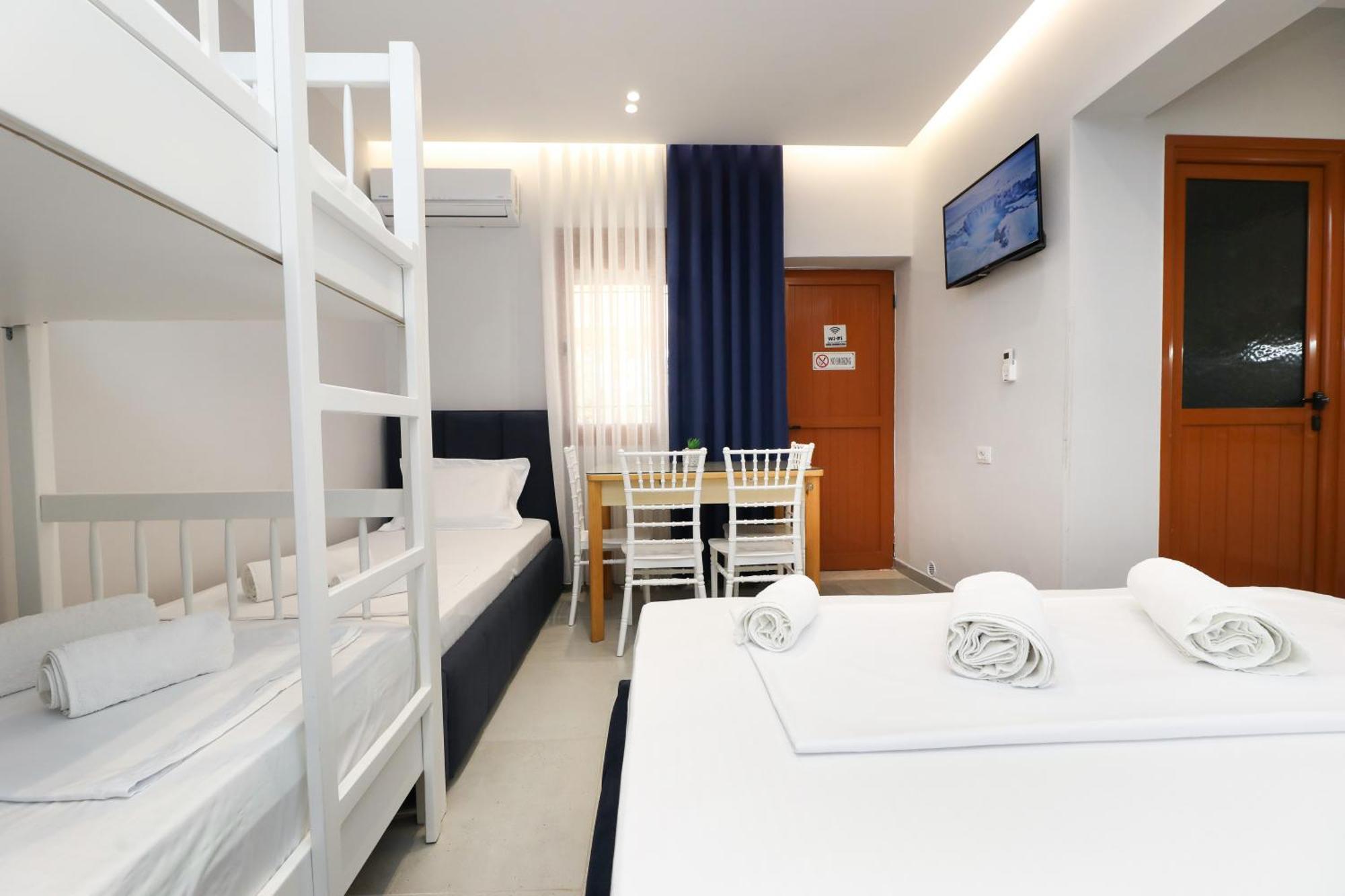 Vila Feliz - Premium Rooms With Free Private Parking Vlorë Esterno foto