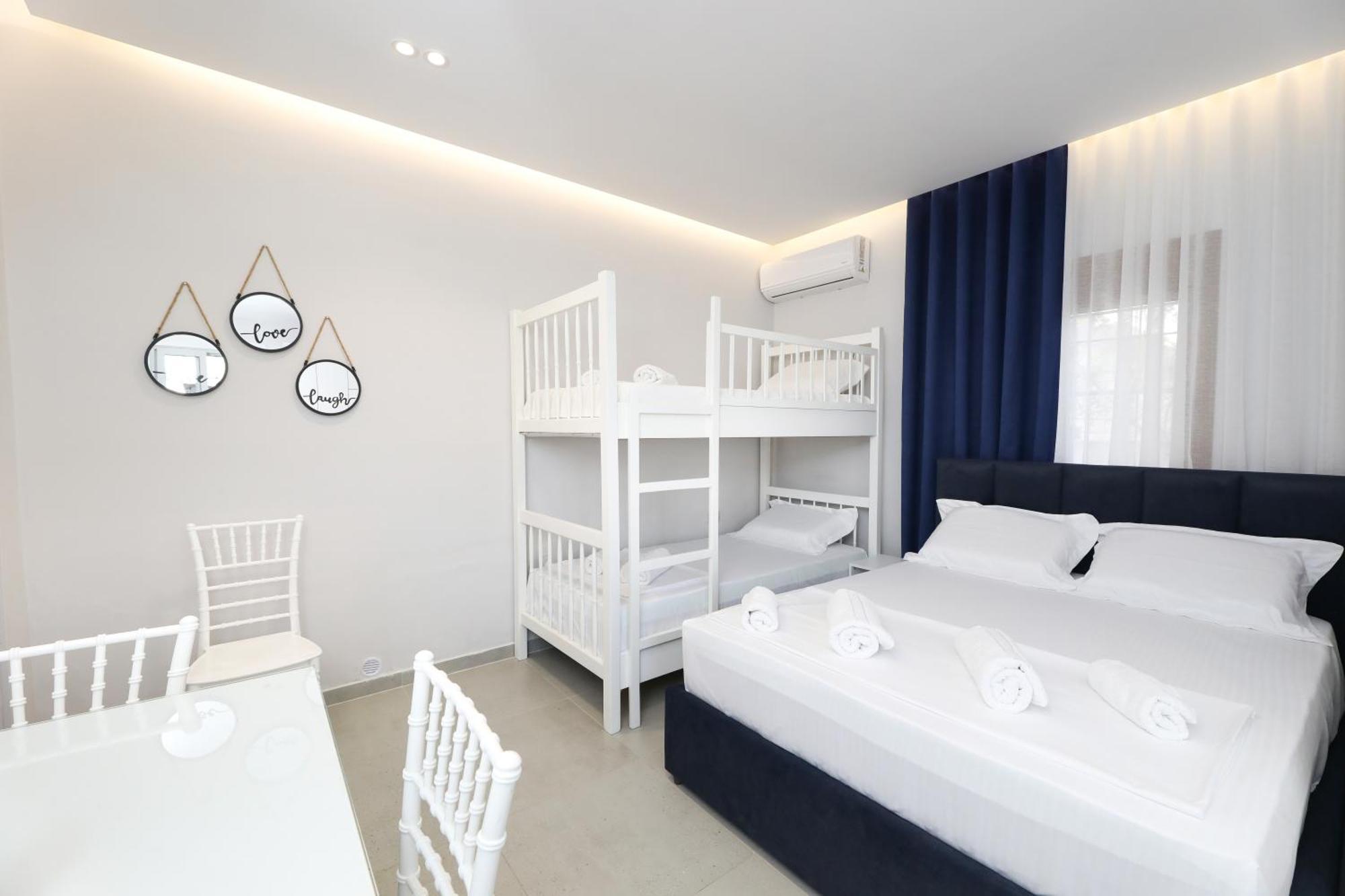 Vila Feliz - Premium Rooms With Free Private Parking Vlorë Esterno foto