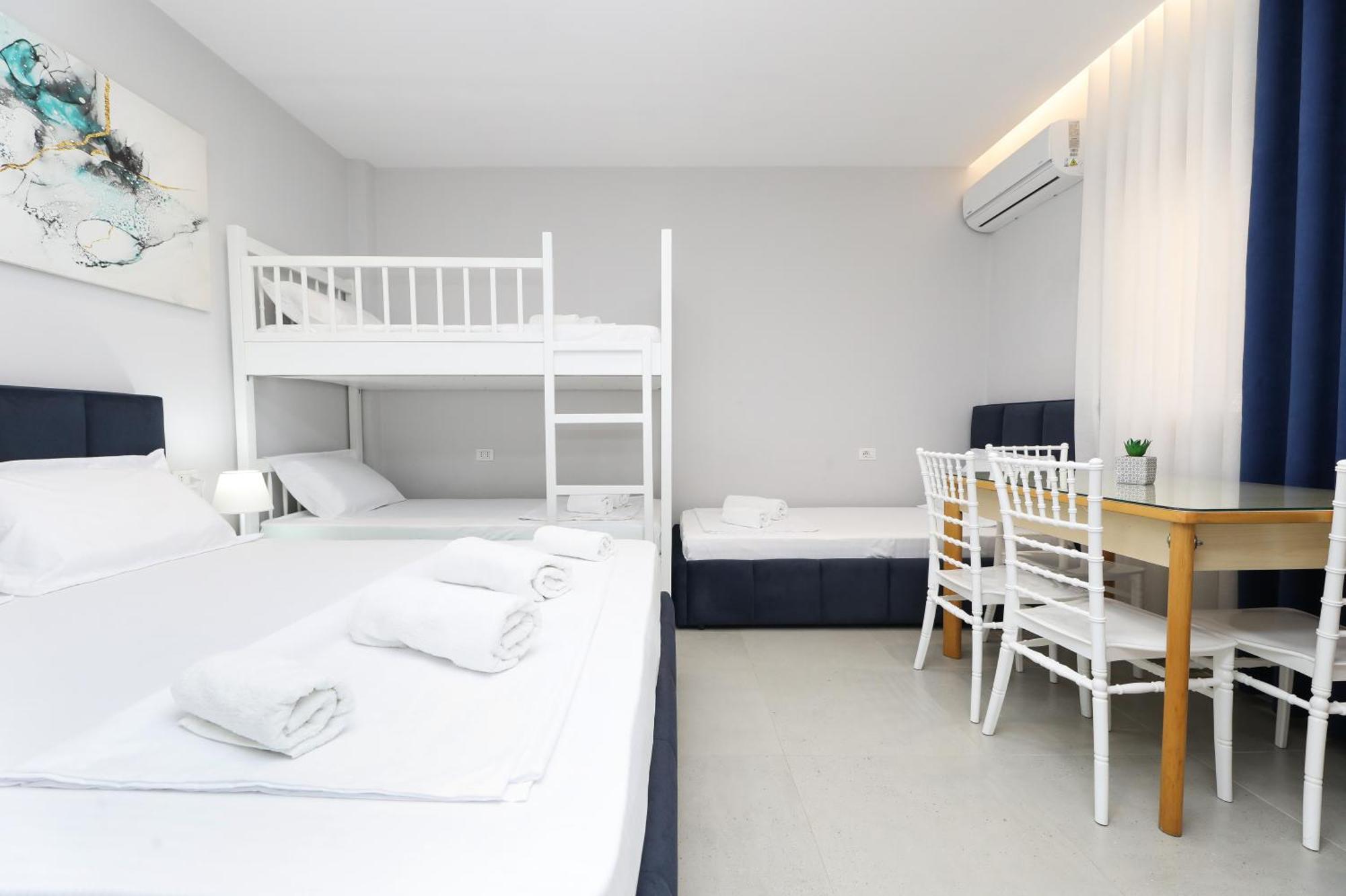 Vila Feliz - Premium Rooms With Free Private Parking Vlorë Esterno foto