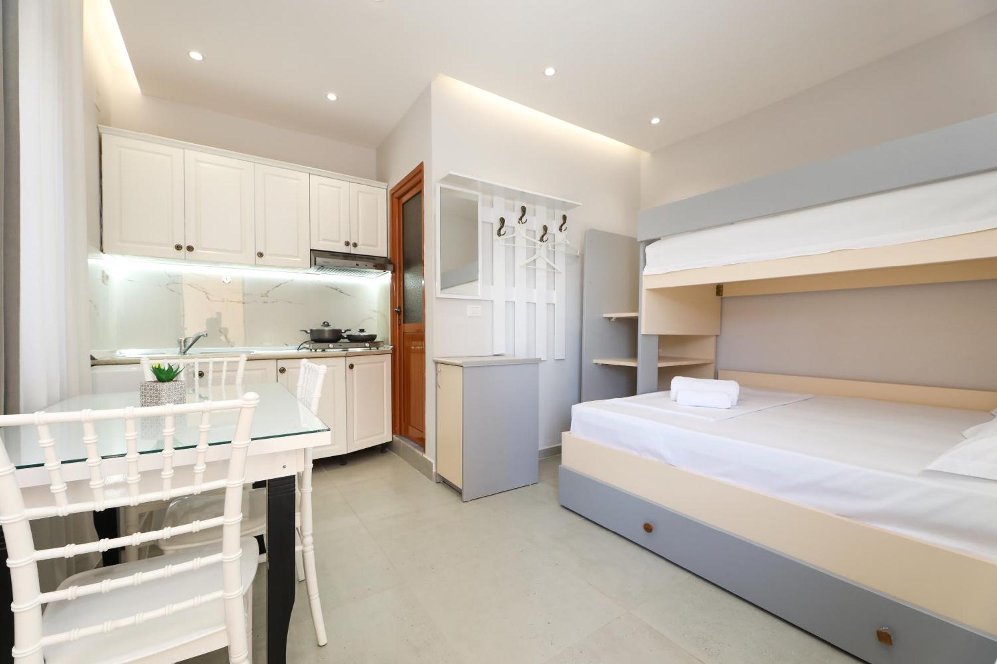 Vila Feliz - Premium Rooms With Free Private Parking Vlorë Esterno foto