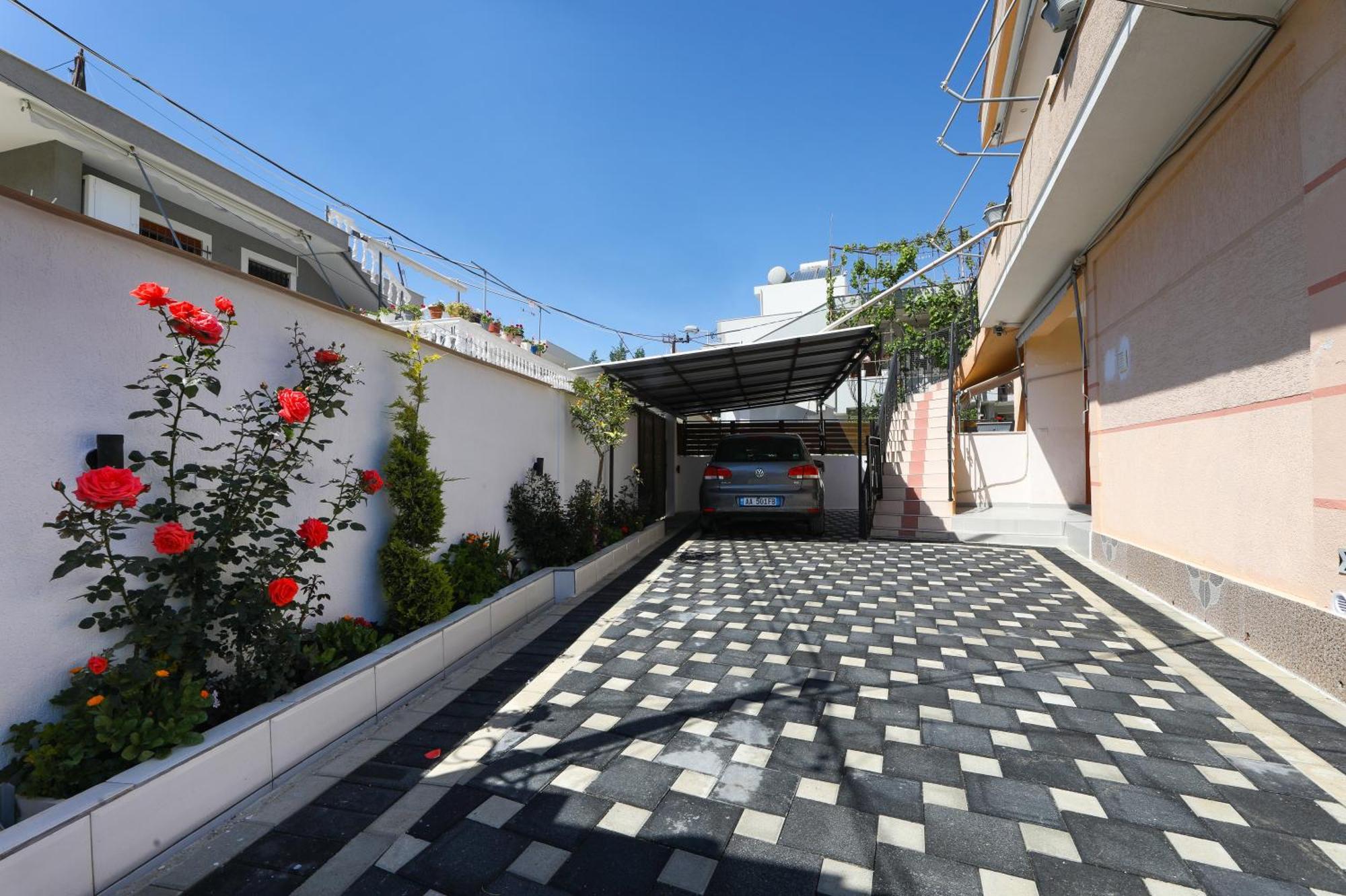 Vila Feliz - Premium Rooms With Free Private Parking Vlorë Esterno foto