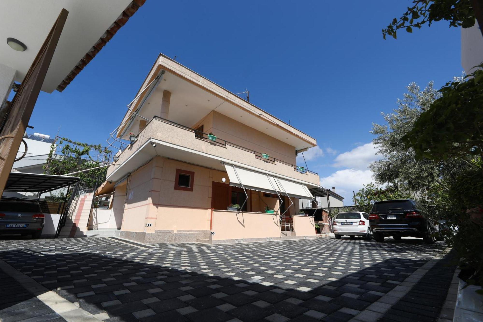 Vila Feliz - Premium Rooms With Free Private Parking Vlorë Esterno foto